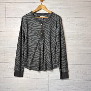 Beach Lunch Lounge Top Women Size XL Gray Animal Print Thermal Long Sleeve